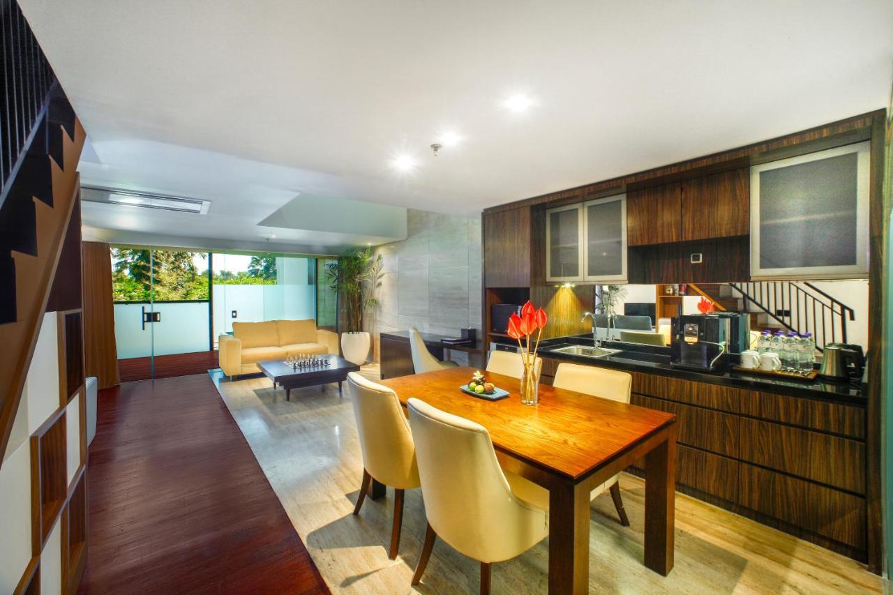 De Vins Sky Hotel Seminyak מראה חיצוני תמונה